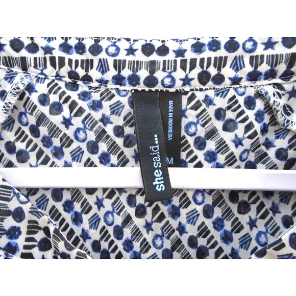She Said Ruffle Womens Size M Short Sleeve Blouse Blue Shapes White - Picture 3 of 7